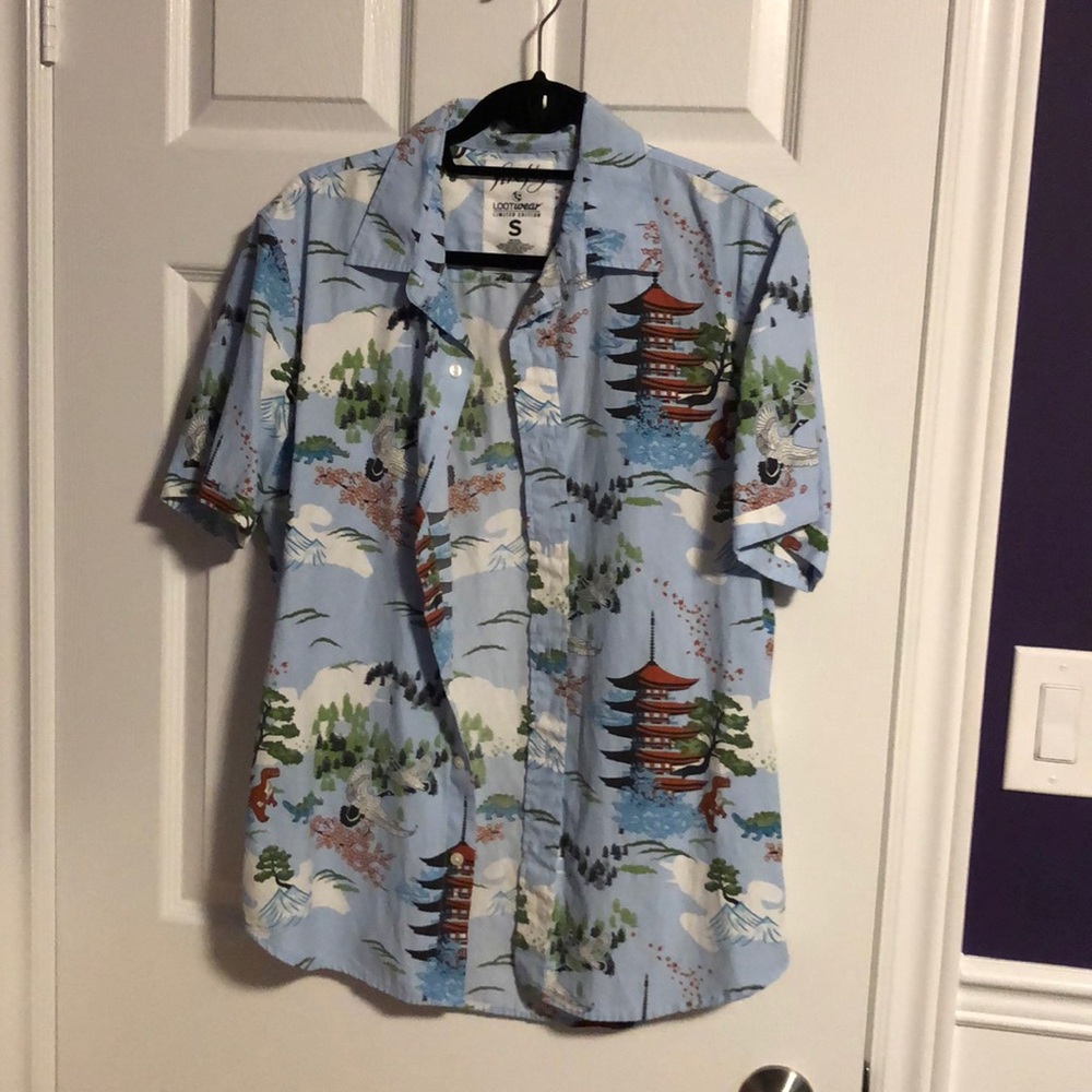 Men’s firefly small size loot wear exclusive top